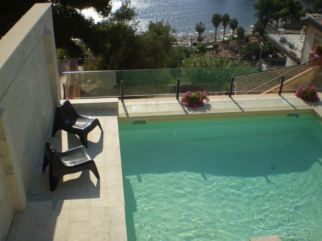 Вилла 202 Luxury Pool Isola Bella Таормина Номер фото